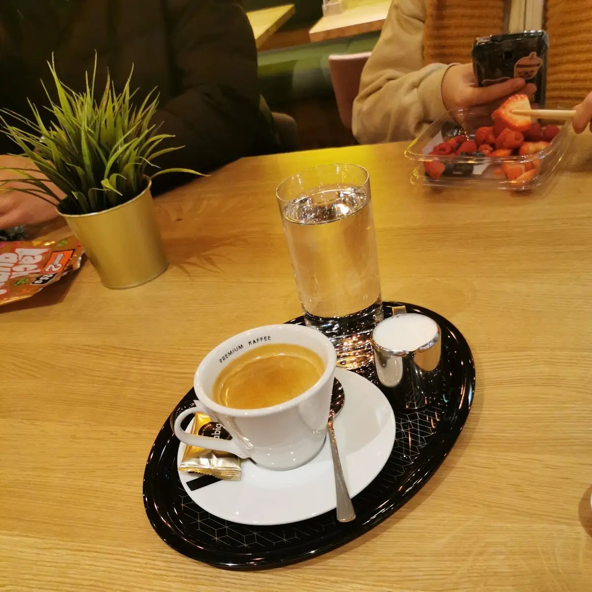 Verlängerter Cafe Mit Milch
