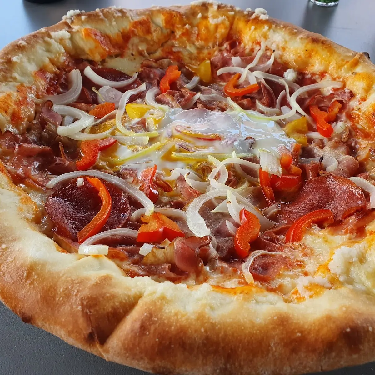 Gemischte Pizza