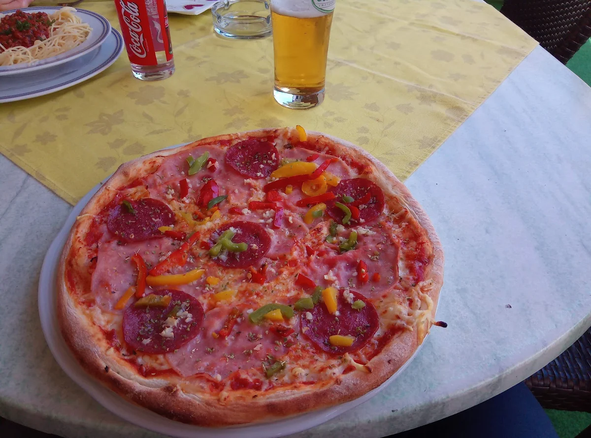 Sonkás Szalámis Pizza