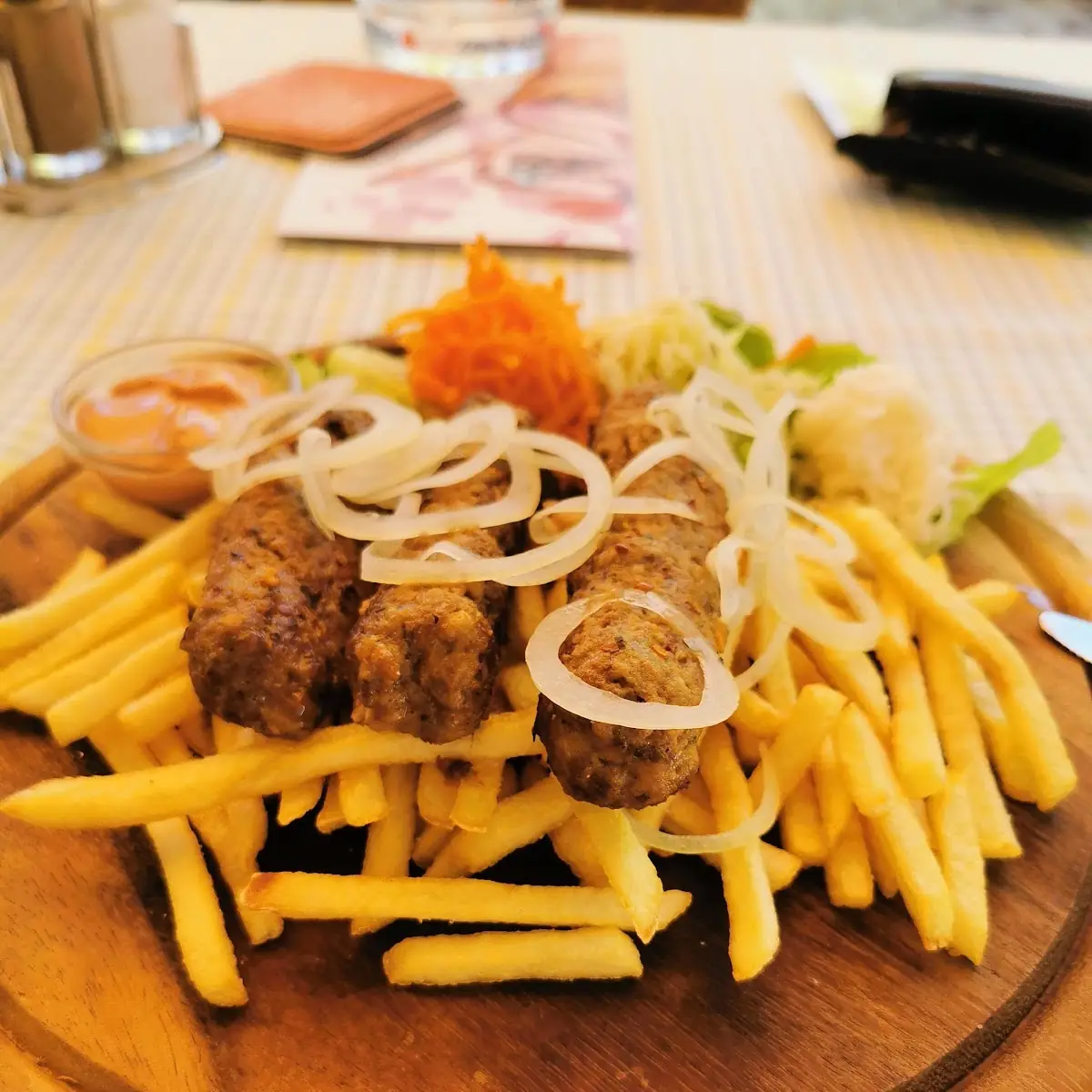 Cevapcici Mit Pommes Frites