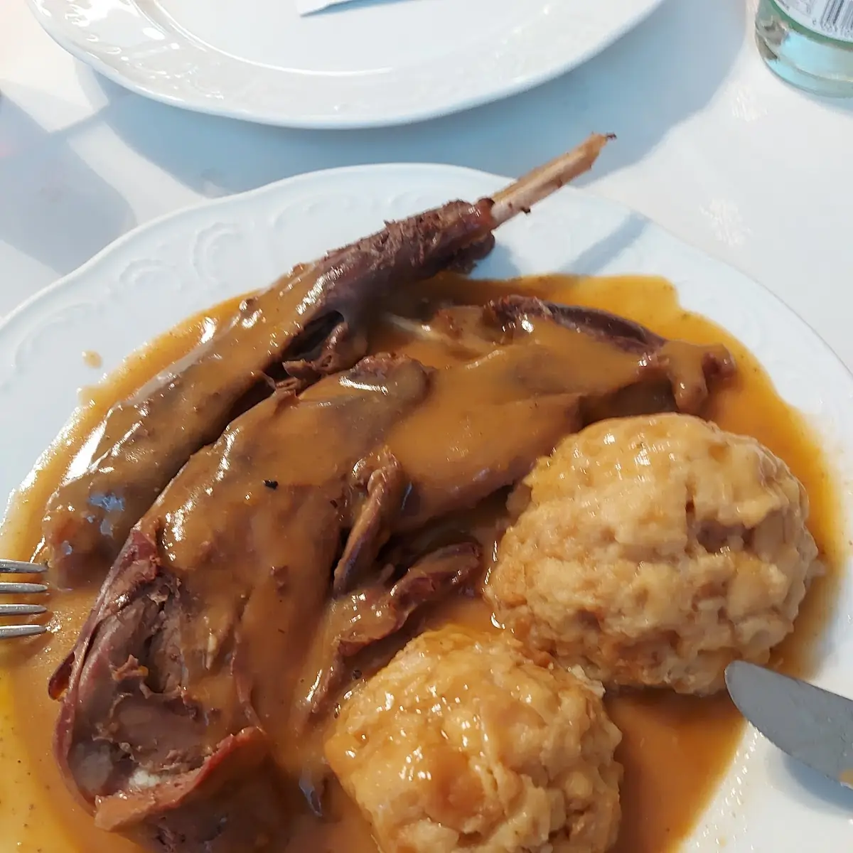 Feldhase In Rahmsauce