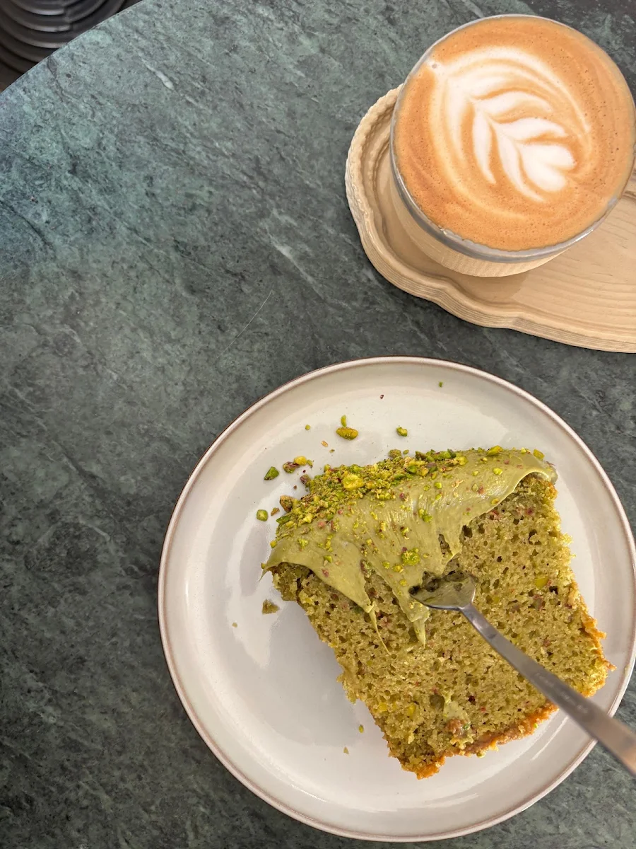 Latte & Pistachio Cake