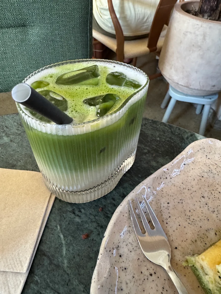Matcha Latte with Oatmilk