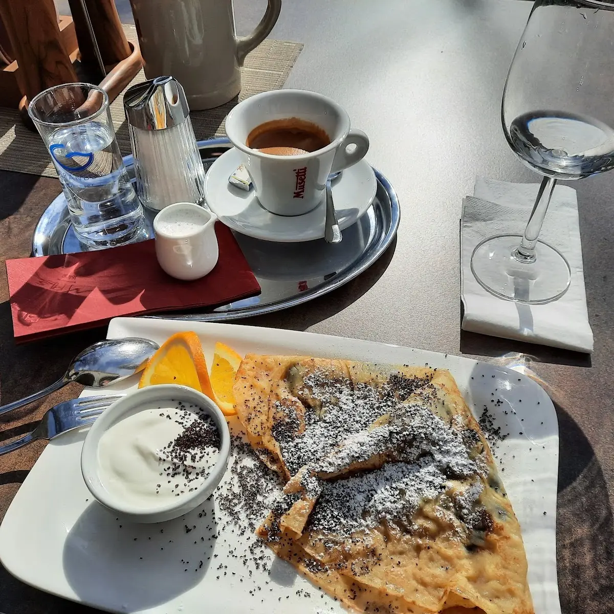 Böhmische Palatschinken Mit Sauerrahm