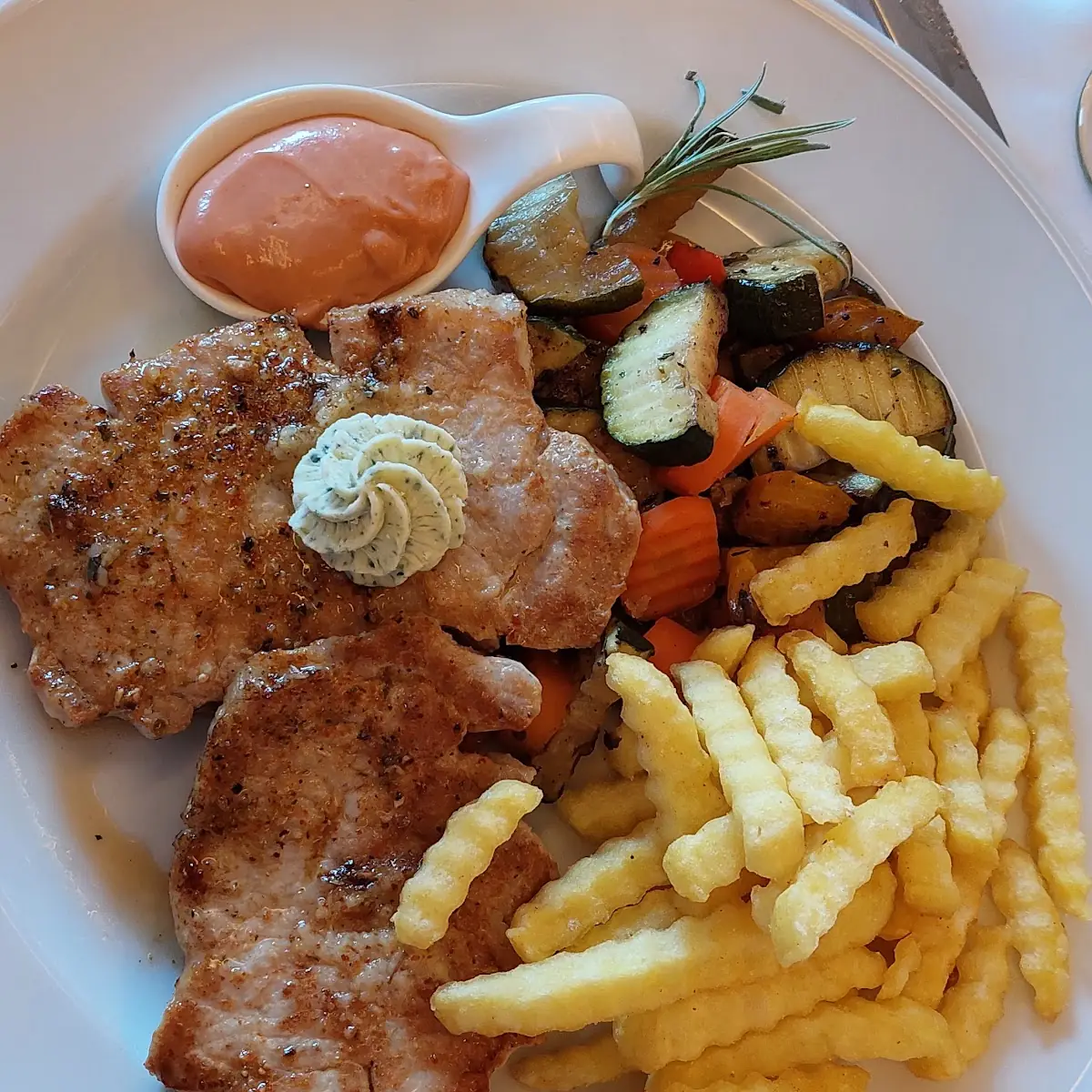Grillgemüse Und Pommes