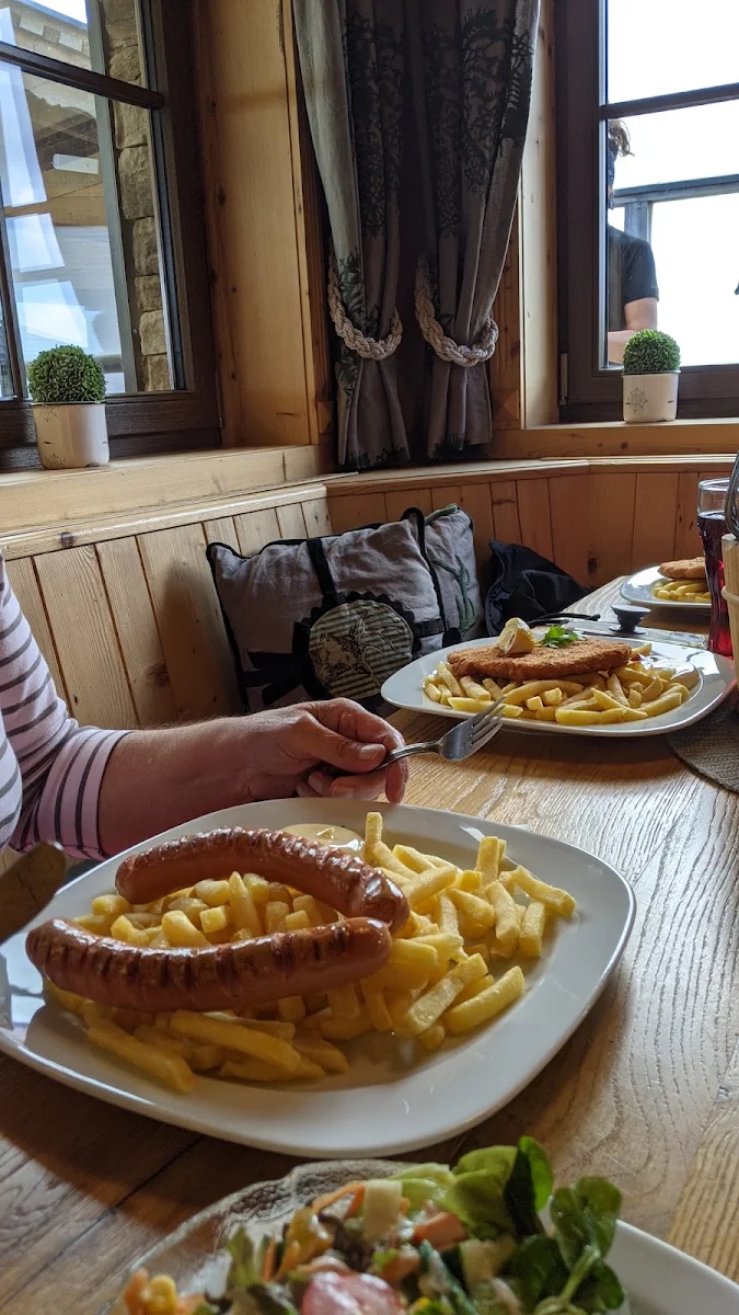 Grillwürstel Und Schnitzel