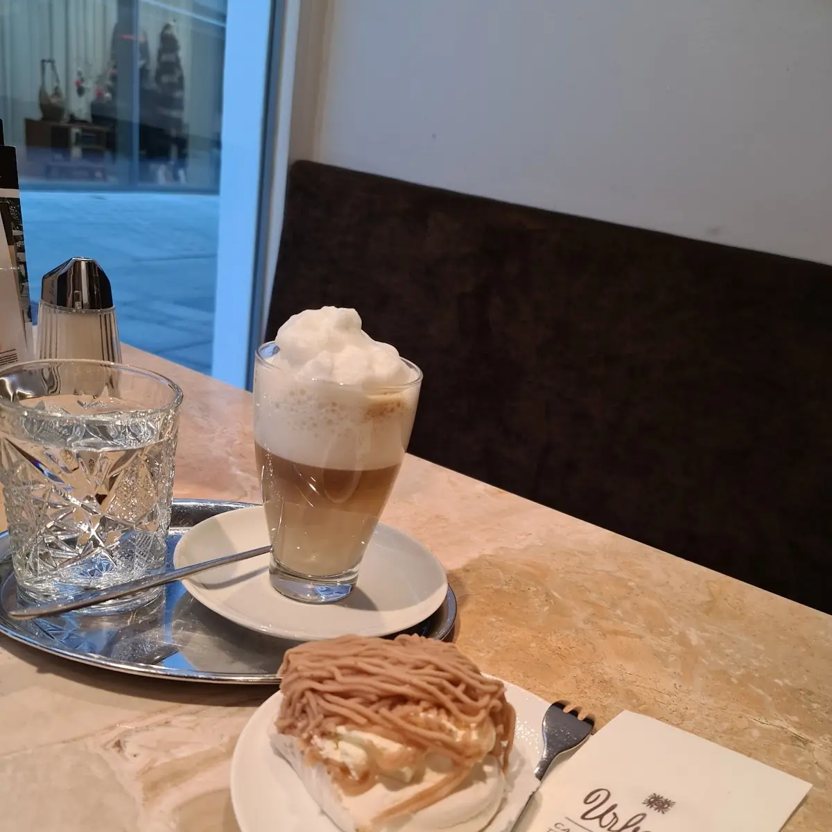 Cafe Latte & Bubikopf