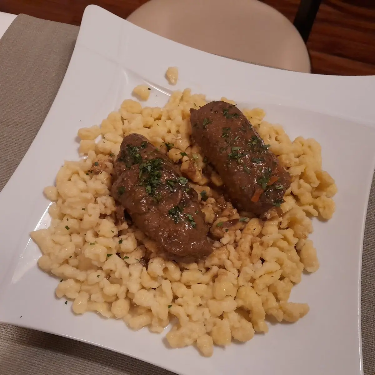 Rindsroulade Mit Teigwaren, Wagners Wirtshaus