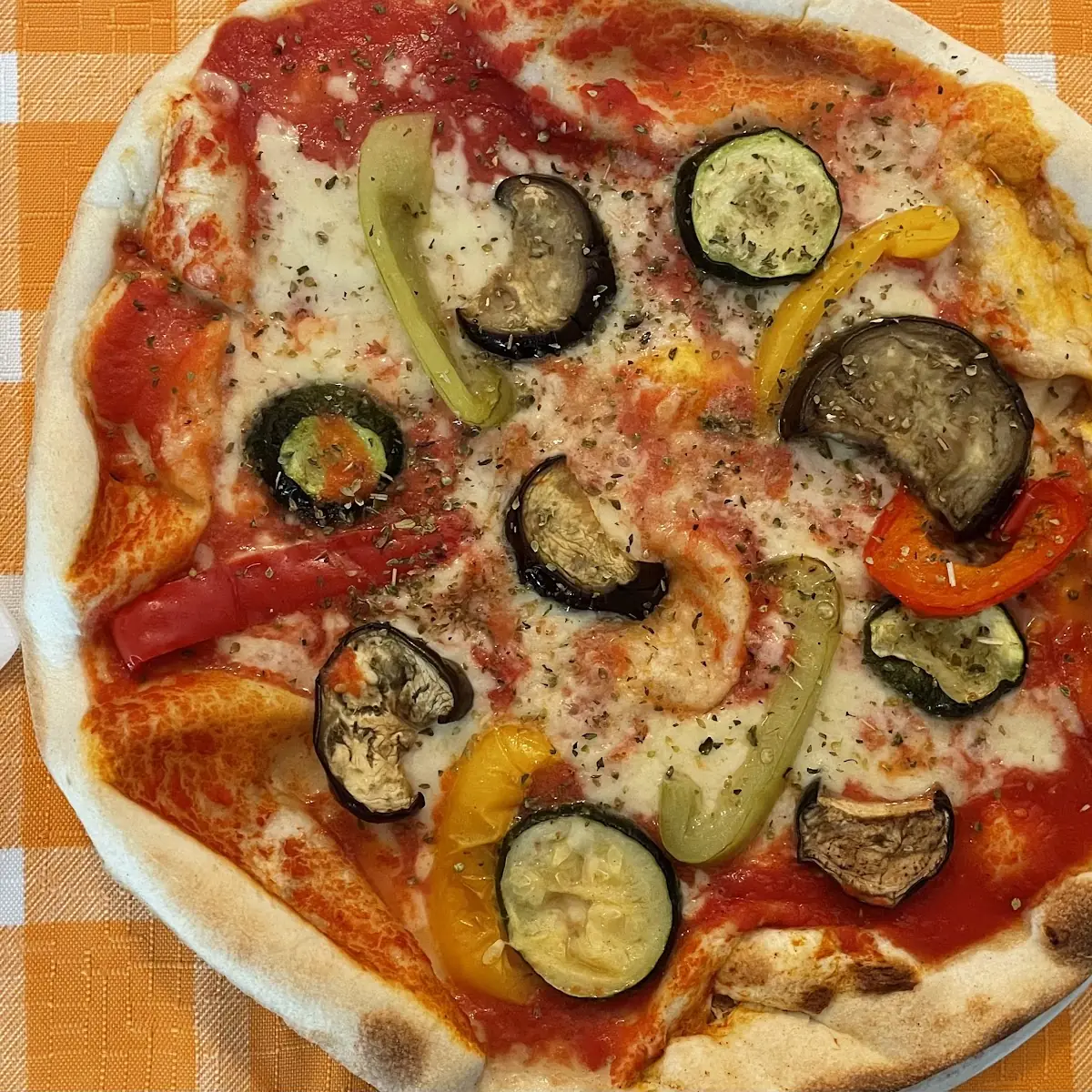 Pizza Mit Zucchini Melanzani Paprika