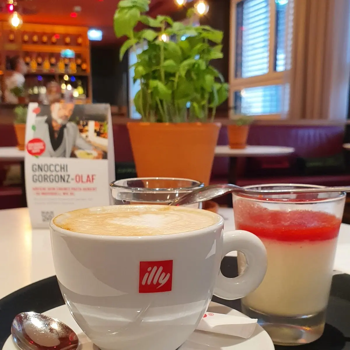 Cappuccino Und Pana Cotta