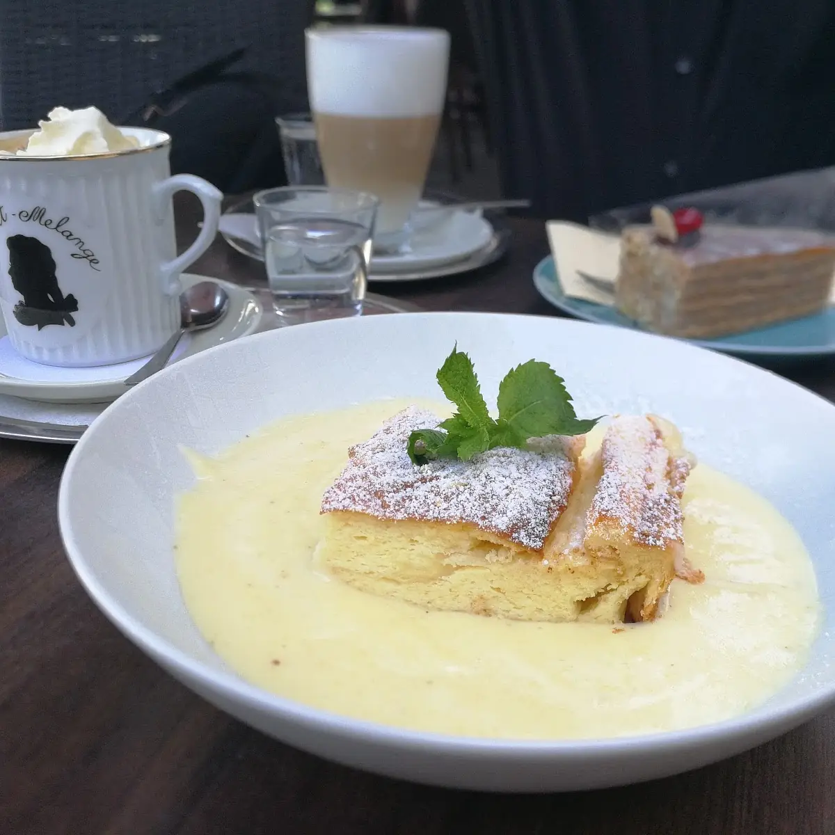Milchrahmstrudel