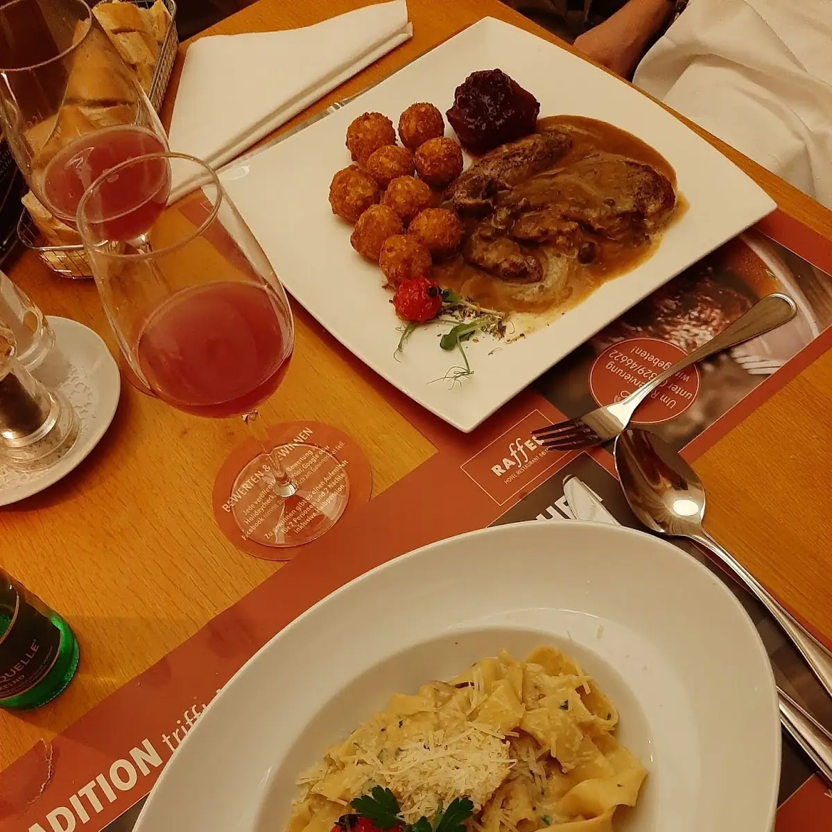 Fasan Und Nudeln Mit Steinpilze