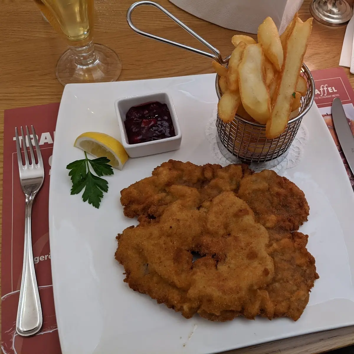 Wiener Schnitzel Mit Pommes Frites