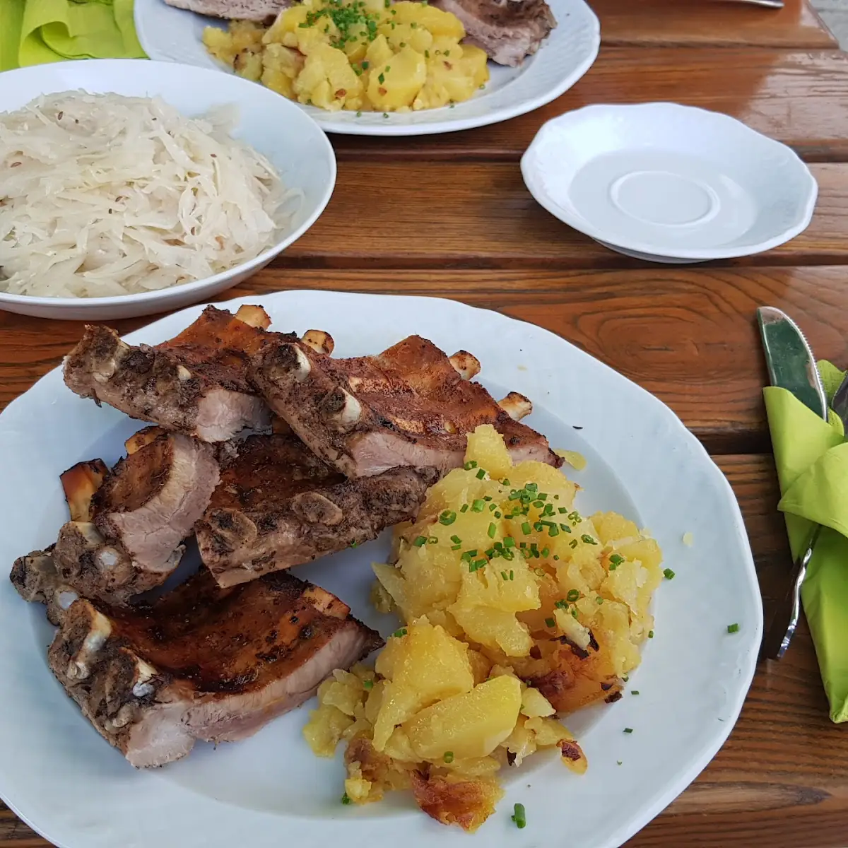 Ripperl Mit Kartoffelauflauf
