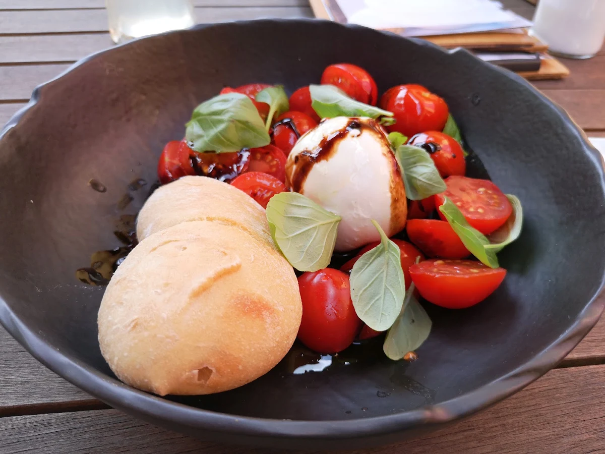Caprese Salat Mit Bio Ciabatta