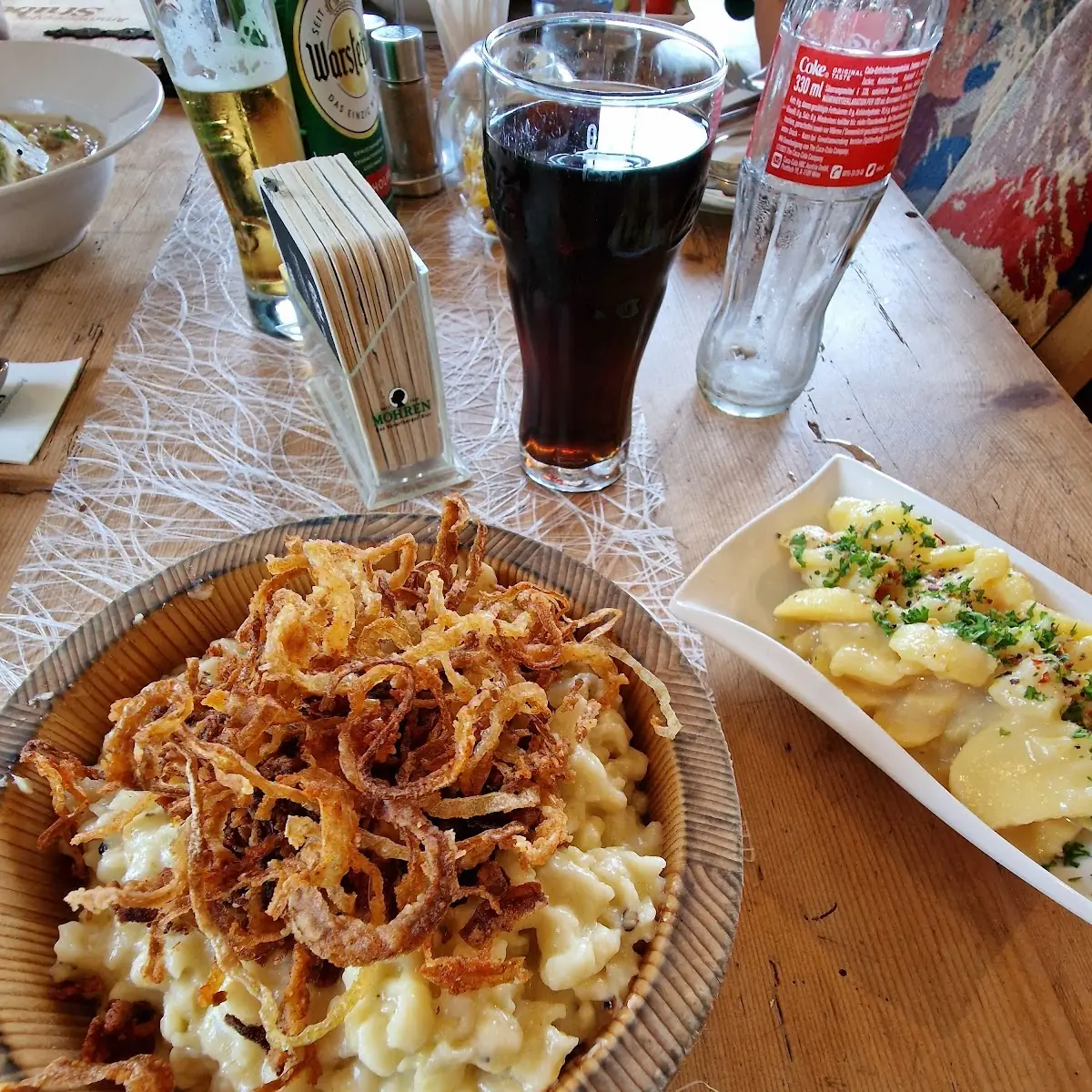 Vorarlberger Käsknöpfle -spätzle Mit Röstzwiebeln Und Kartoffelsalat