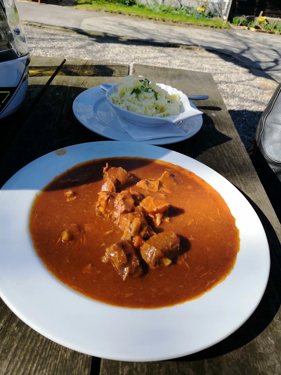 Gulasch Mit Spätzle