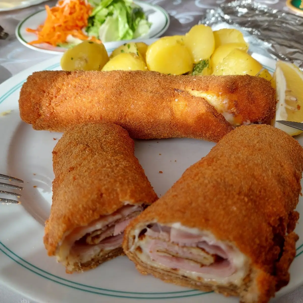 Gebackene Palatschinken Mit Schinken & Käse