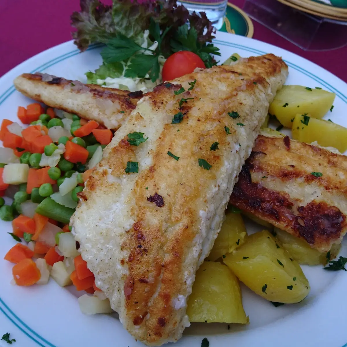 Zander Mit Kartoffeln Und Mischgemuse