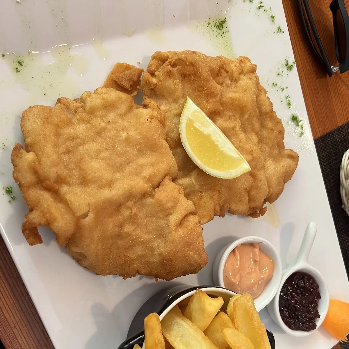 Wiener Schnitzel Mit Pommes Frites