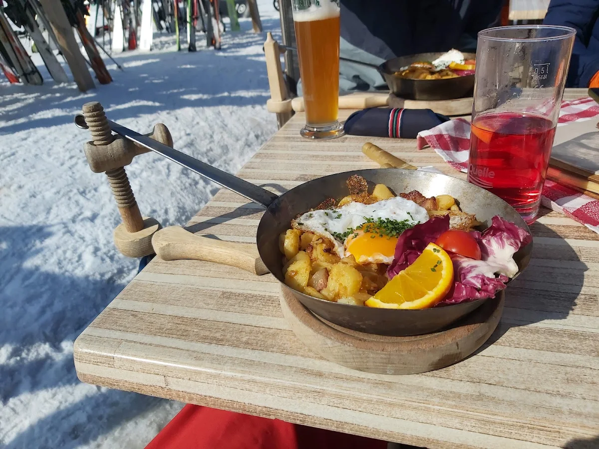 Bratkartoffeln Mit Speck Und Spiegelei