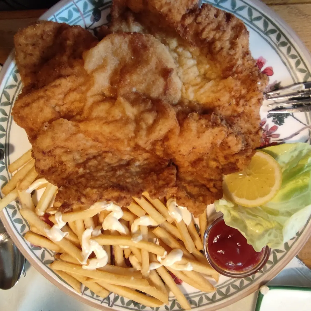 Wiener Schnitzel Mit Pommes