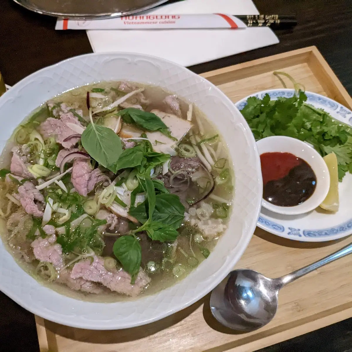 Veganes Reisnudelsuppe mit Hühnerfleisch-Ersatz - Pho ga chay