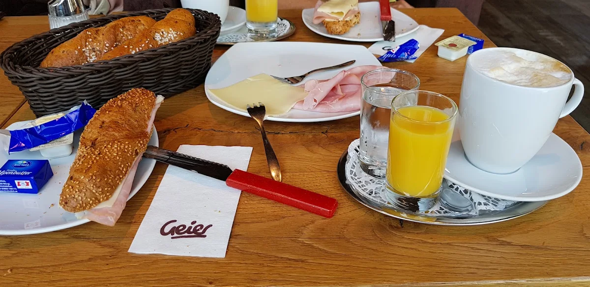 Großes Geierfrühstück