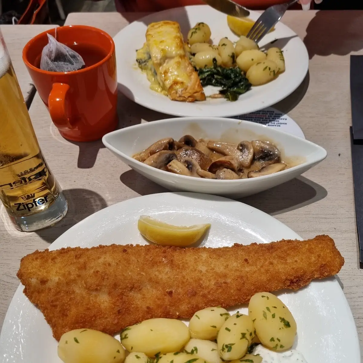 Pazifisches Schollenfilet Mit Beilage