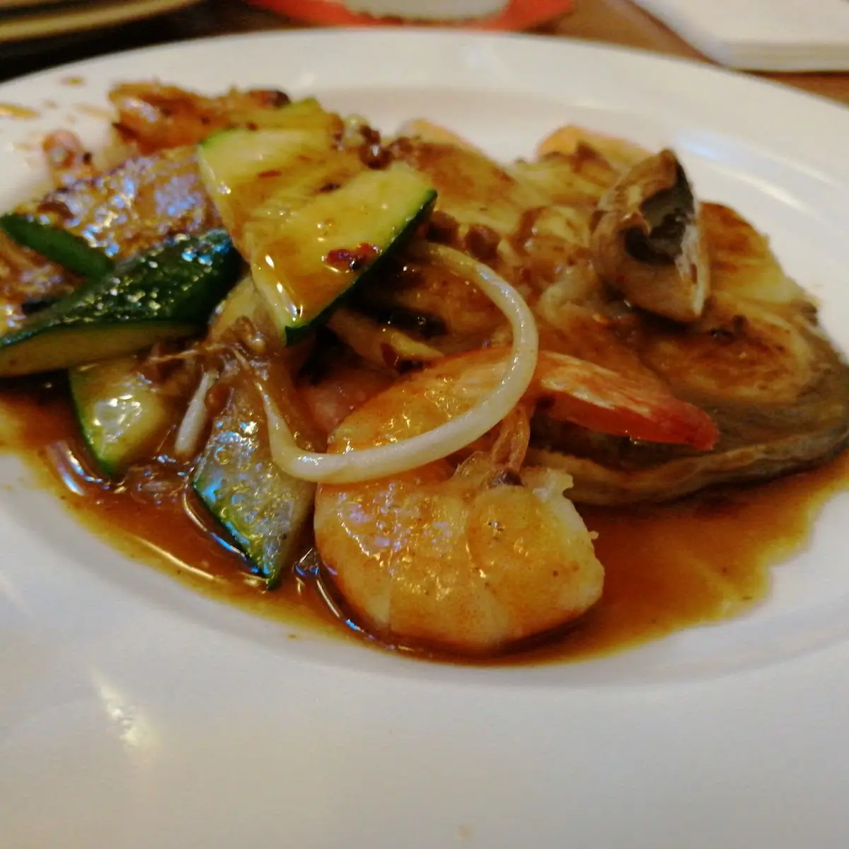 Acht Schätze In Scharfer Sauce