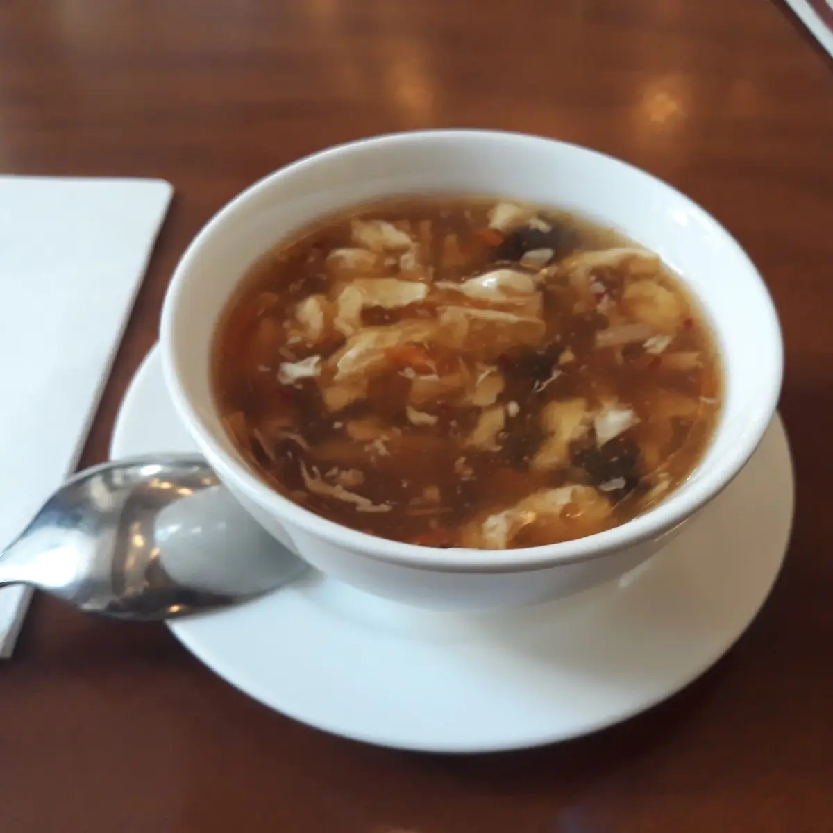 Pikant-säuerliche Suppe