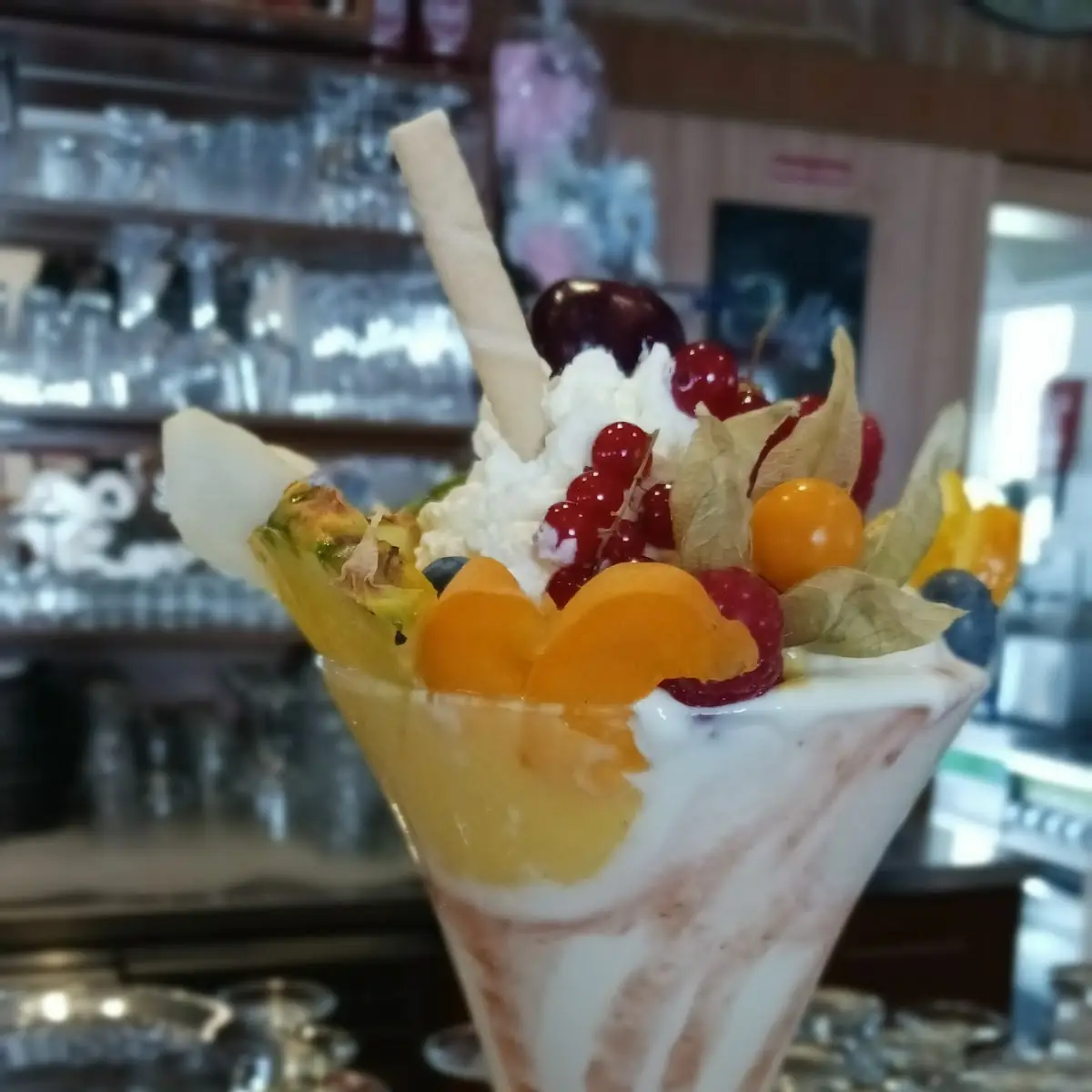 Vulkanausbruch Eisbecher