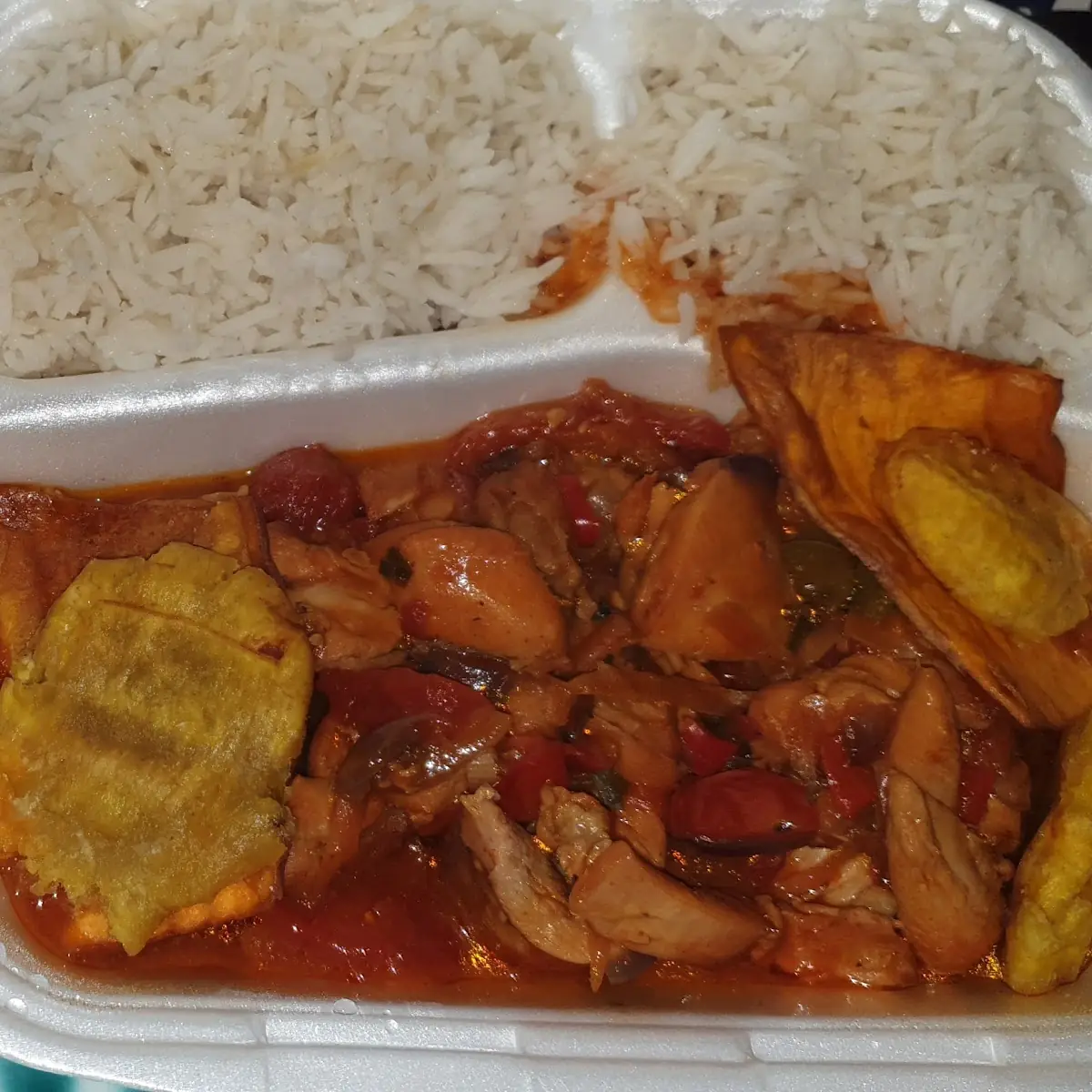 Jerk Chicken Avocadosalat