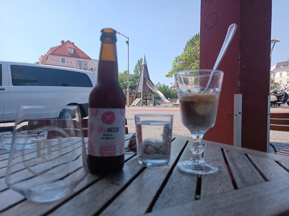 Himbeerbier Und Kaffeespezialität
