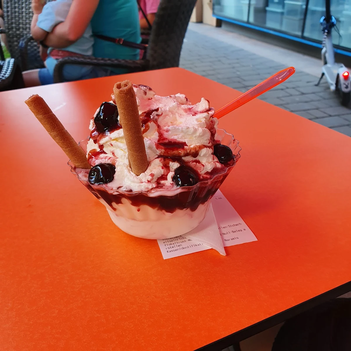 Amarena Becher