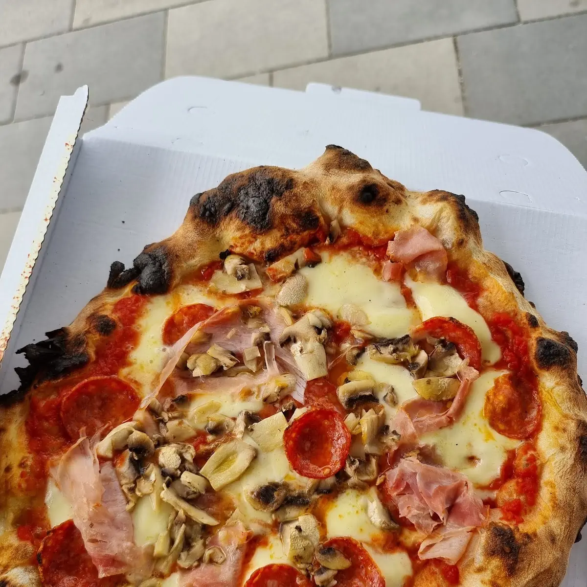 Pizza Capricciosa