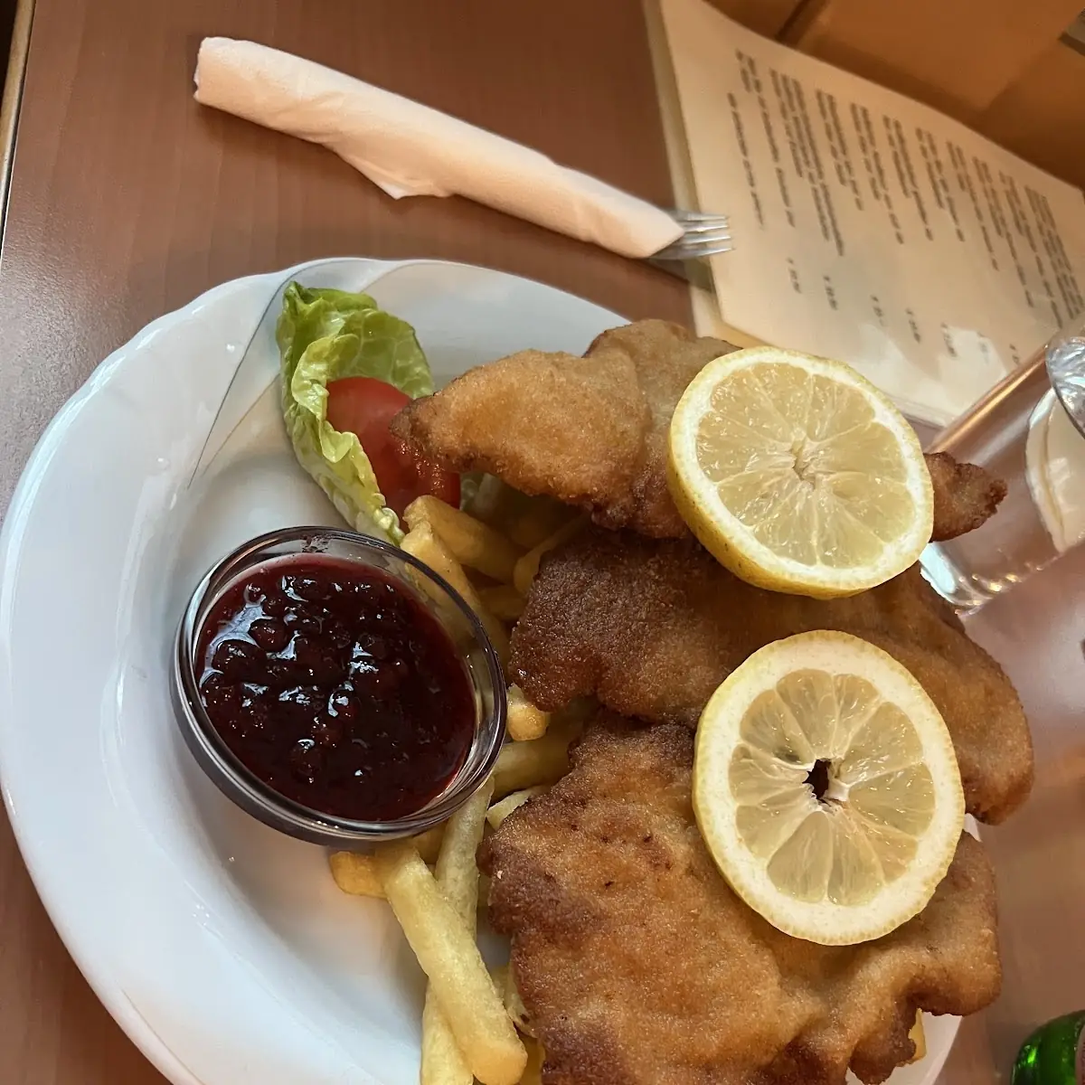 Schweineschnitzel Mit Pommes