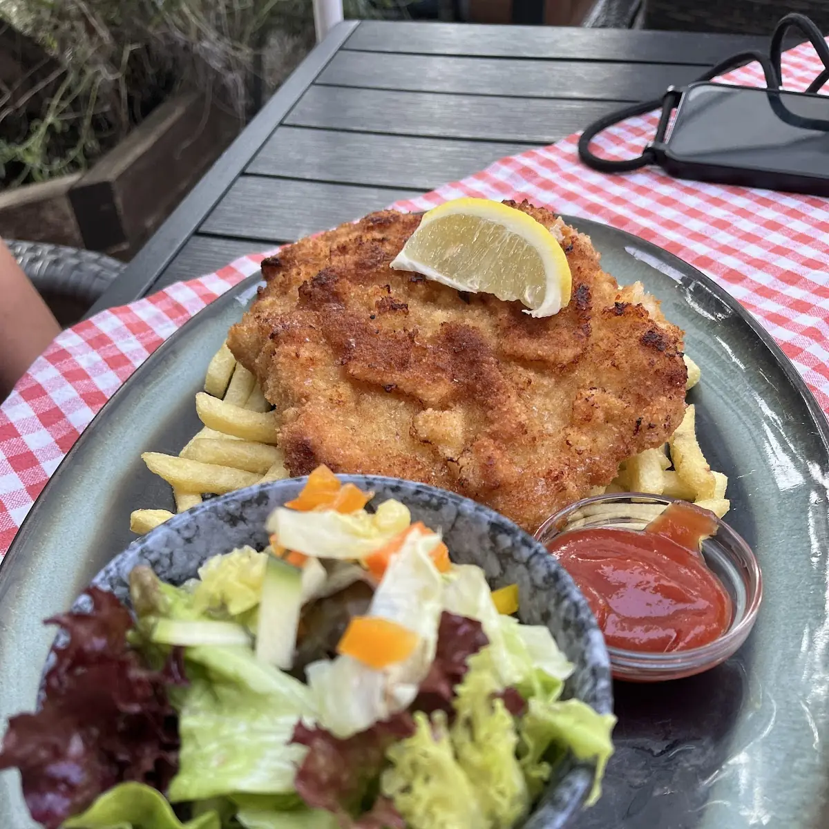 Schnitzel Mit Pommes