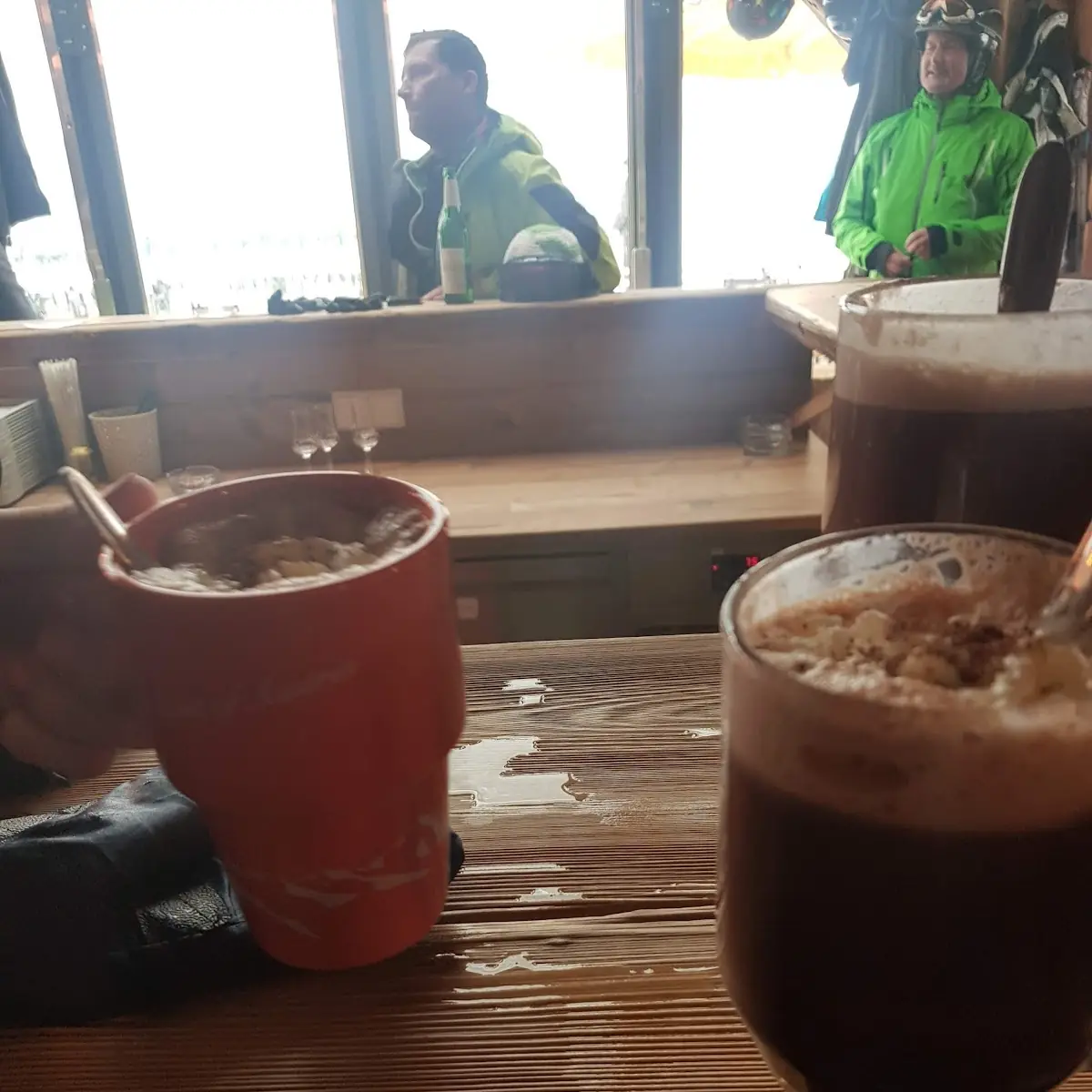 Jagatee En Heiße Choko Mit Rum