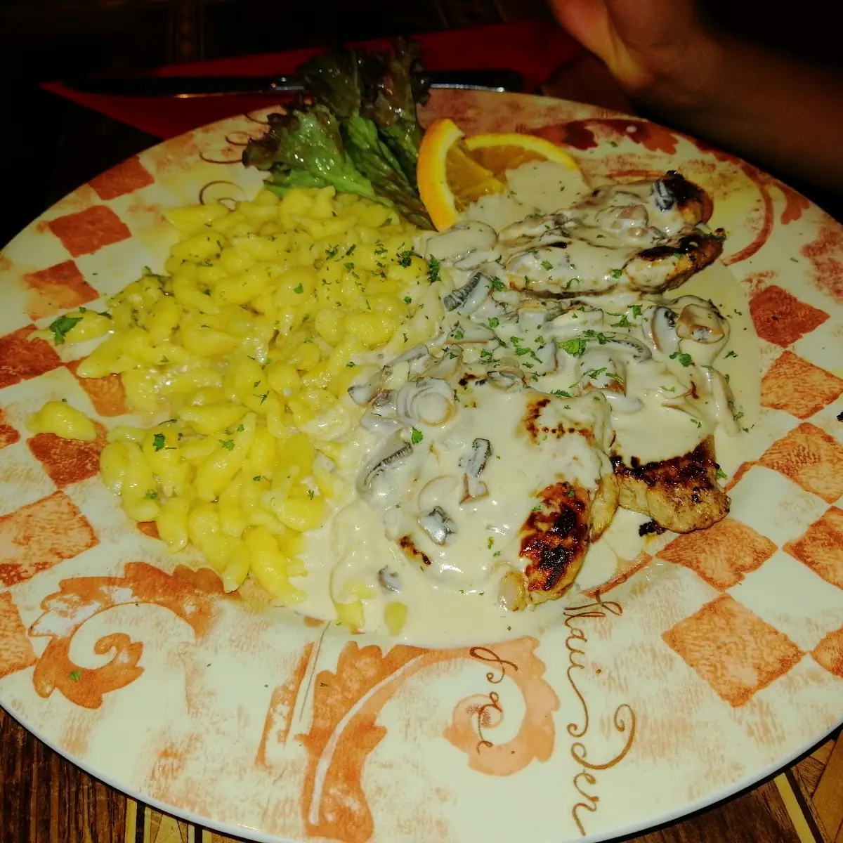 Schnitzel Mit Spätzle An Champignon Ramsousse