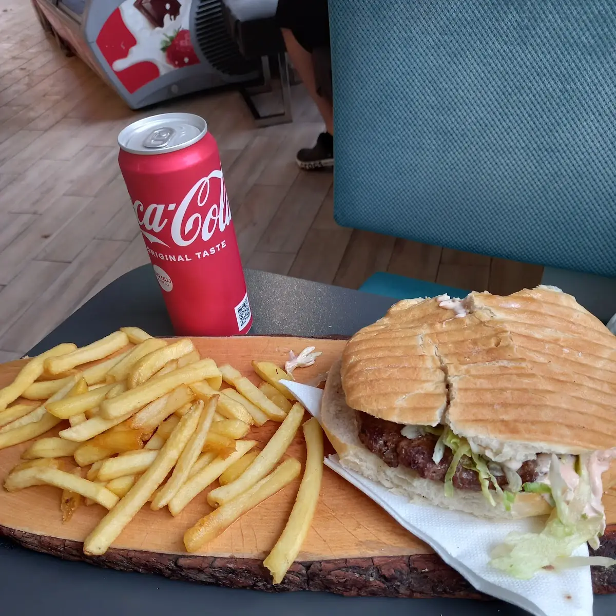 Chesesburger Plate