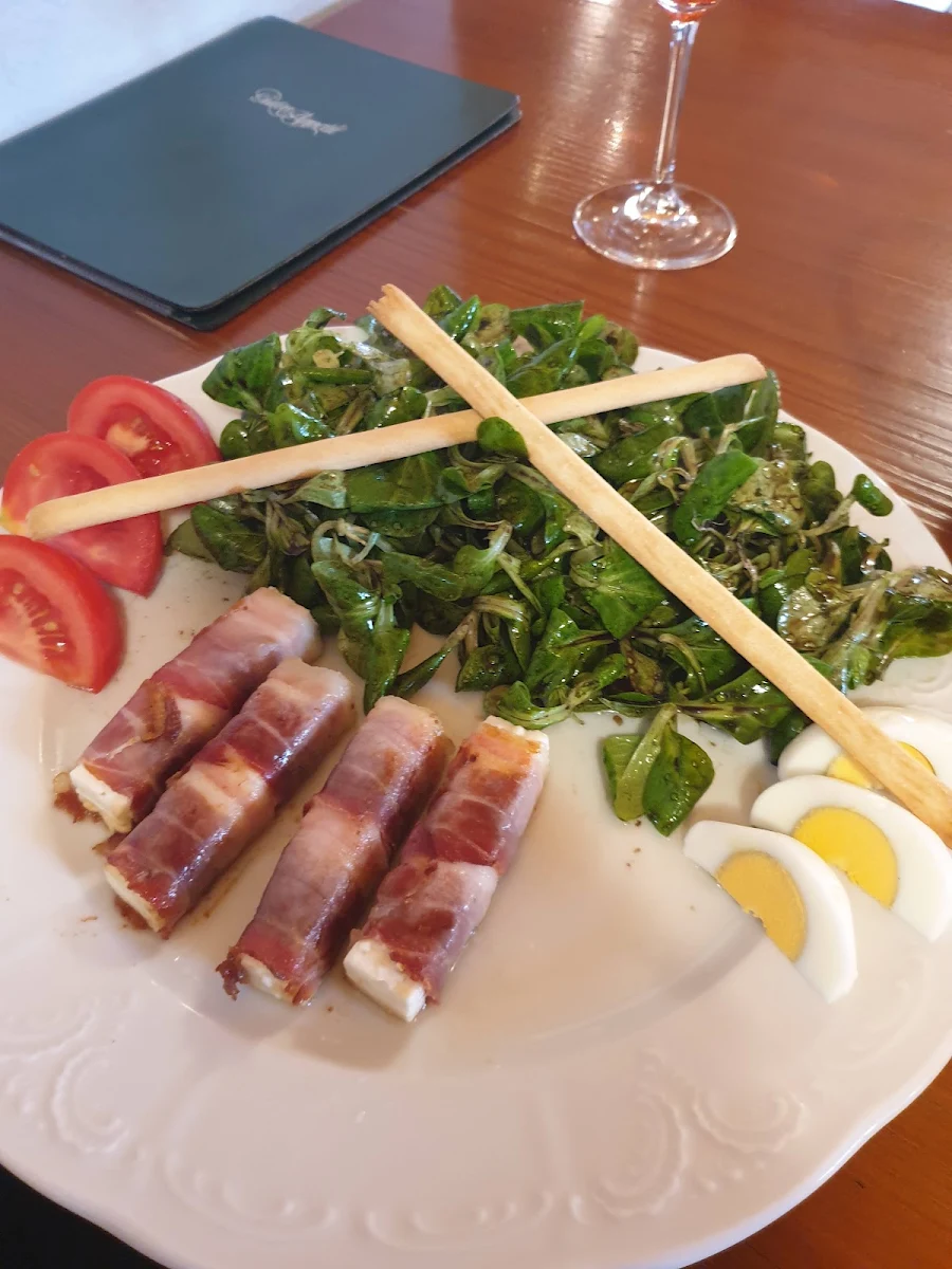 Schafskäse Mit Vogerlsalat