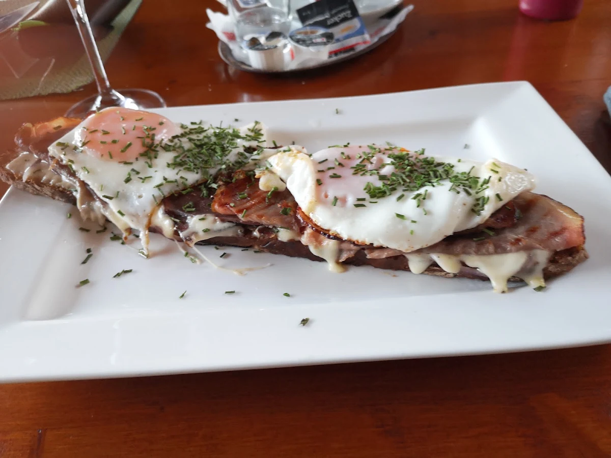 Schwarzbrottoast