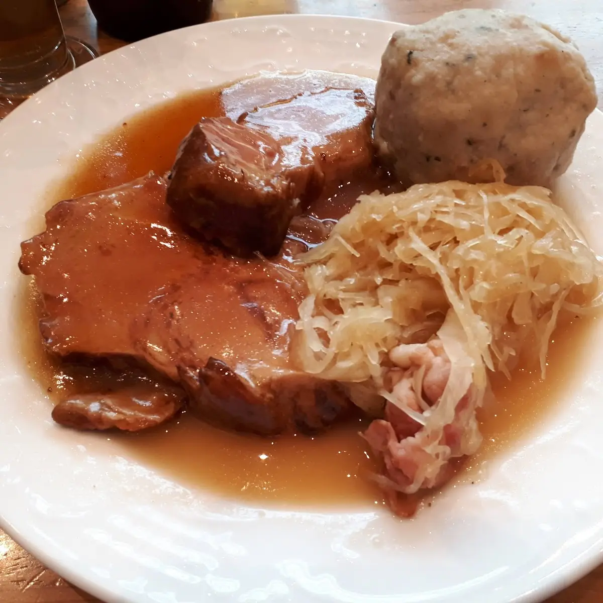 Schweinsbraten Sauerkraut Knödl