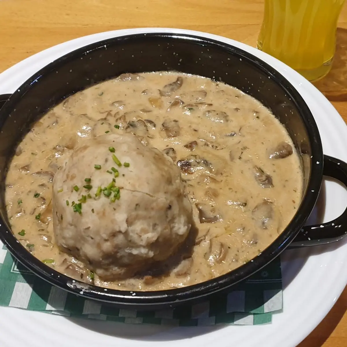 Semmelknödel In Champignonsauce