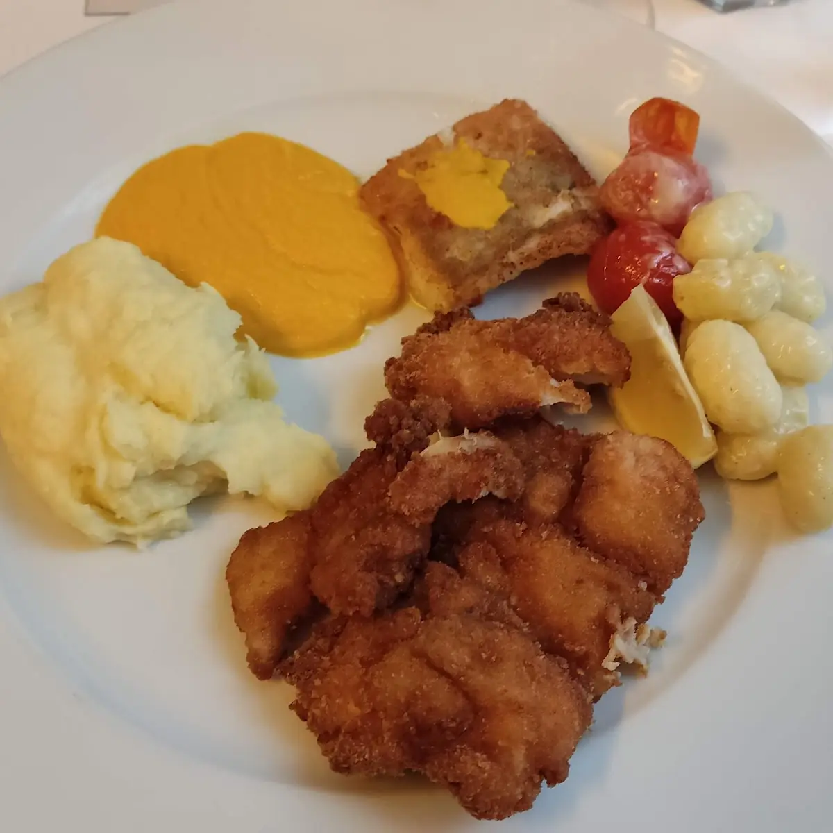 Ausgelöstes Hendlfilet Zander Gebraten Und Gnocchi