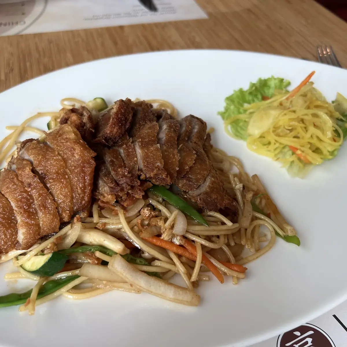 Acht Schätze Mit Knuspriger Ente
