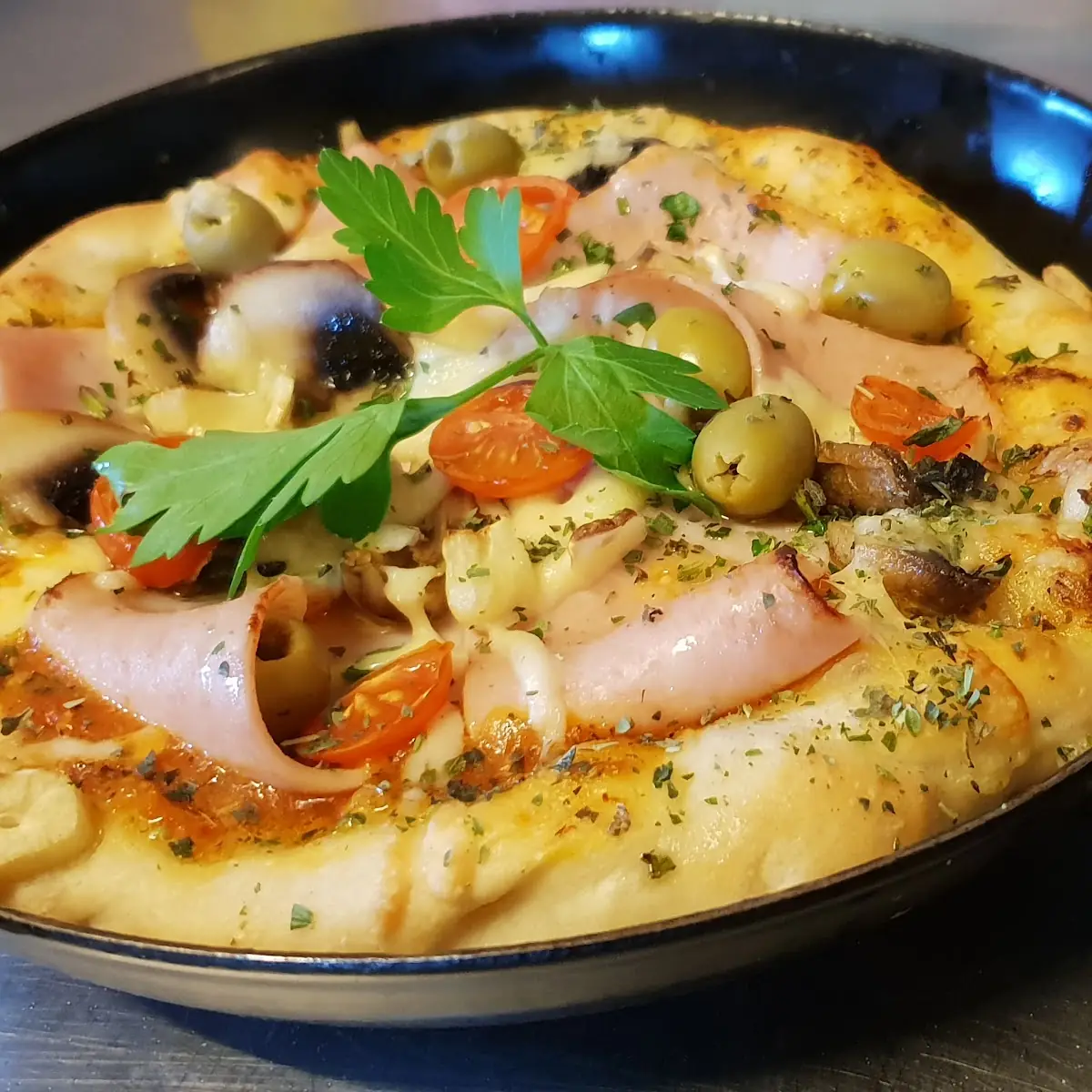 Capricciosapfannenpizza