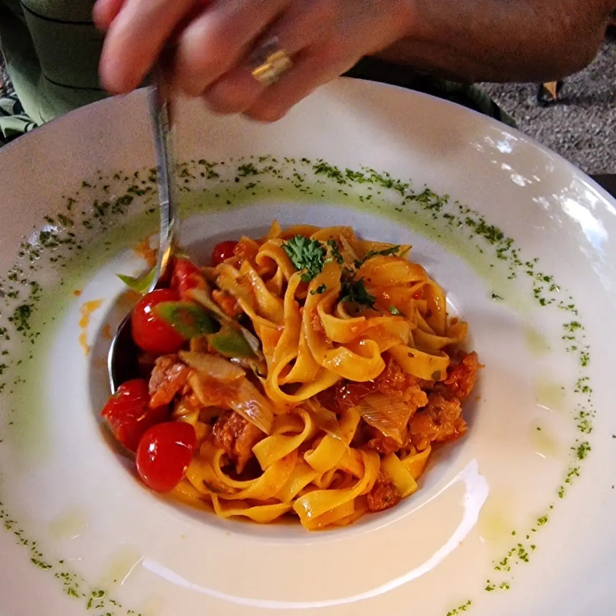 Tagliatelle Con Sugo Di Salsiccia