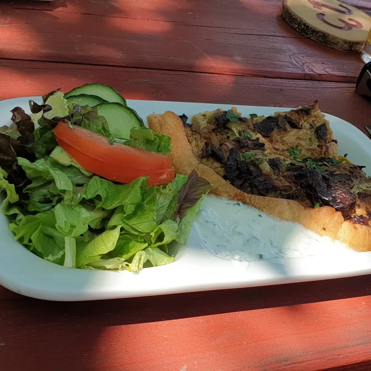 Wirsing - Lauch - Quiche Mit Schnittlauchsoße